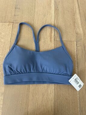 NEW Lululemon Flow Y Bra - Size 4 - Waterdrop